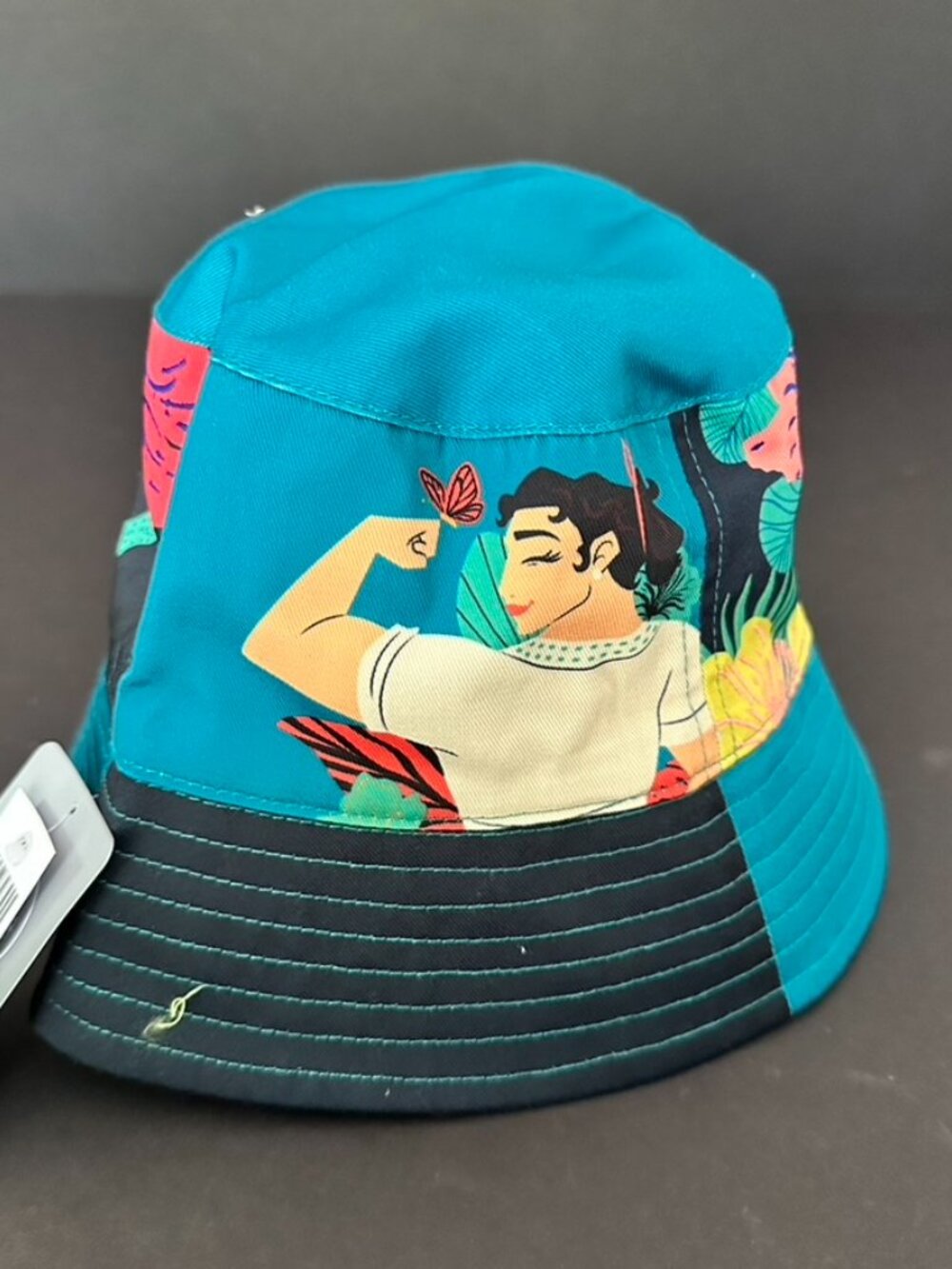 Disney Encanto La Familia Reversible Bucket Hat NEW - Picture 2 of 7